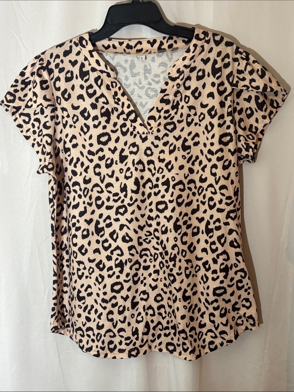 Women’s Leopard Print Short Sleeve V-Neck Tee - Blush Pink/Black  Size Large